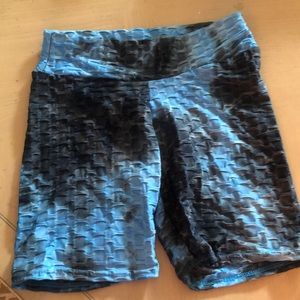 ✨Tie Dye Booty Scrunch Shorts✨